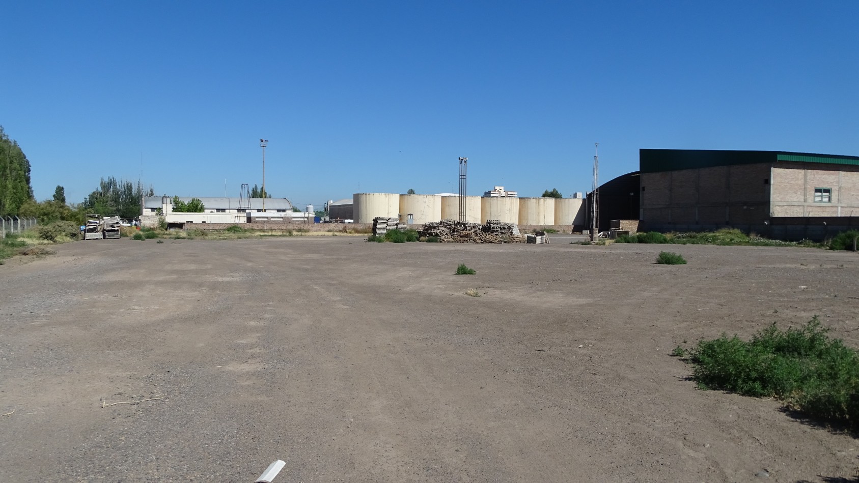 DEPOSITO EN VENTA EN CIPOLLETTI 