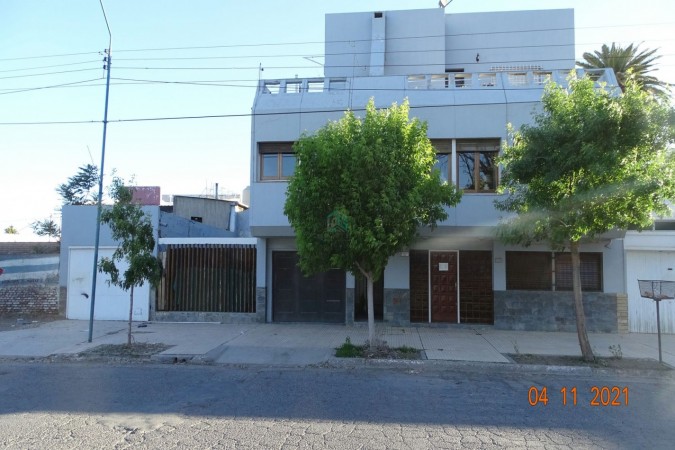 CASA EN VENTA - Bº CENTRO - ALLEN - RIO NEGRO