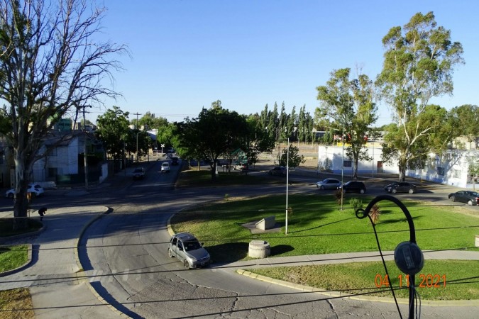CASA EN VENTA - Bº CENTRO - ALLEN - RIO NEGRO