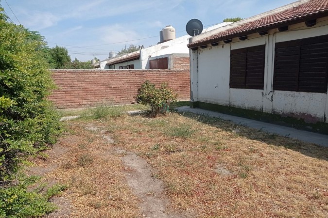 CASA CON DEPARTAMENTO EN VENTA - ALLEN - RIO NEGRO