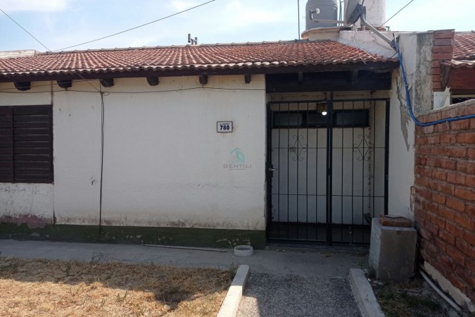CASA CON DEPARTAMENTO EN VENTA - ALLEN - RIO NEGRO