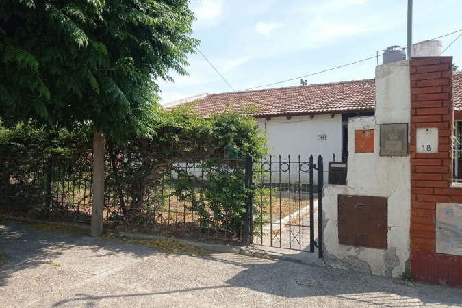 CASA CON DEPARTAMENTO EN VENTA - ALLEN - RIO NEGRO