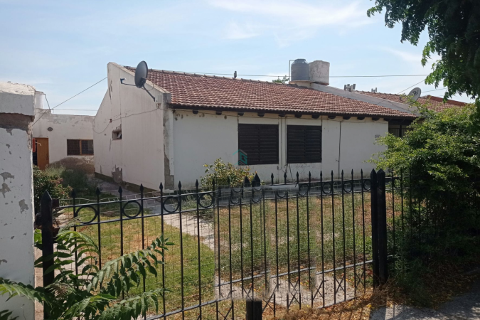 CASA CON DEPARTAMENTO EN VENTA - ALLEN - RIO NEGRO