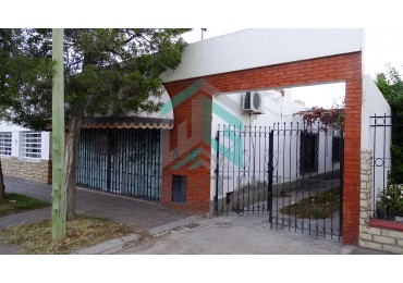CASA EN VENTA - CALLE URQUIZA N°519 - CIPOLLETTI - RIO NEGRO